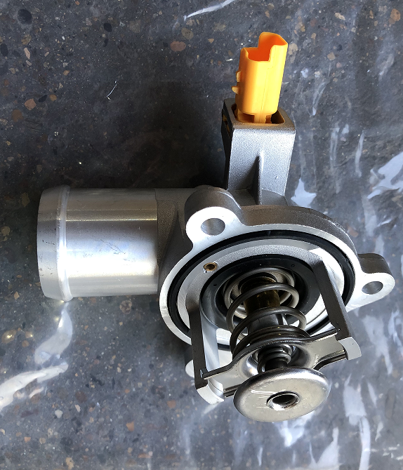 Engine Thermostat Housing For MG RX5 MG HS OEM 10190710
